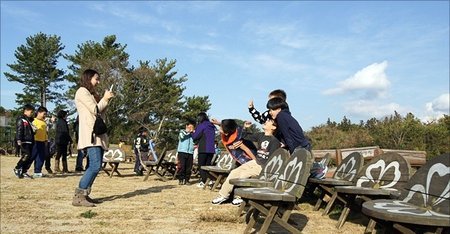 濟州島隱藏的寶藏 九泉村椅子公園的悠閑時光